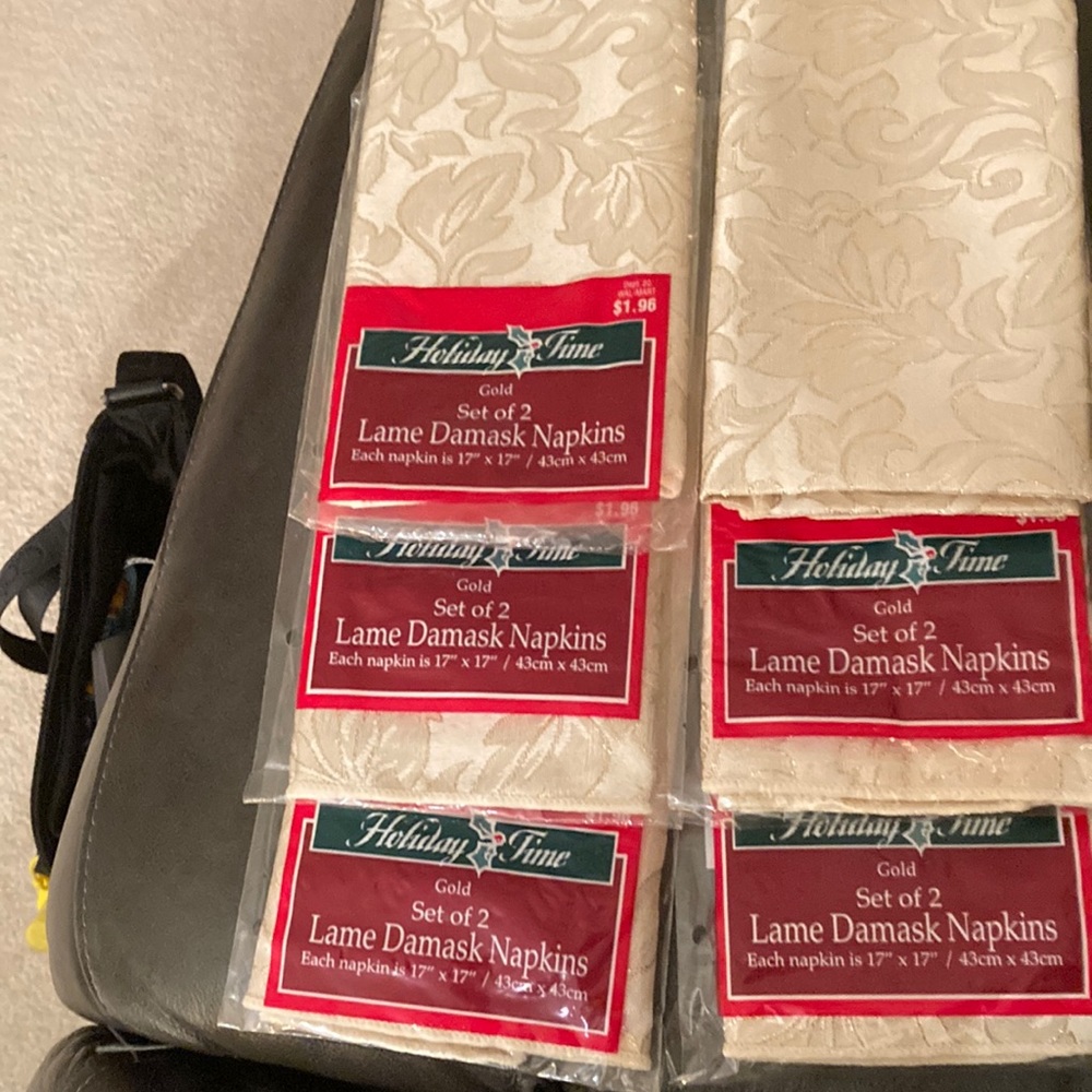 MAKE AN OFFER 10 unopened & 2 opened Lame Damask Napkins